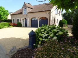 Heers Retreat with Sauna, golf hotel in Heers