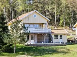 8 person holiday home in STRÖMSTAD-By Traum