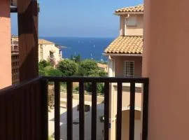 Cap Esterel 2 pièces Climatisé 4-5pers Piscines Parking Draps Wifi