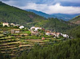 Casa do Azereiro, chalet de monta&ntilde;a en Casal do Rei