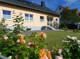 Ferienwohnung mit Terrasse am Rosengarten, apartamento em Alzenau in Unterfranken