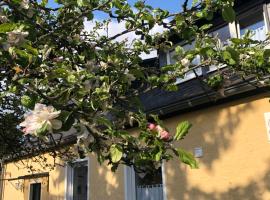 Am Apfelbaum, ein Ferienhaus zwischen Rhein und Mosel, hotel perto de Festival Nature One, Kastellaun