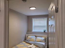 Cozy 1-bedroom place with free parking, apartamento em Timberlea