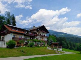 Ferienwohnung Lemberger, hotel com estacionamento em Dellach im Drautal