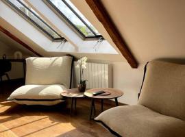 Loft à Pont-Aven, Vue panoramique sur l'Aven, Hotel in Pont-Aven