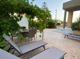 Eva's Garden House, holiday home in Ialyssos