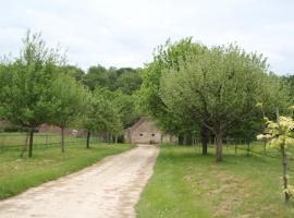Gîte de la vallée, hótel með bílastæði í Saint-Hilaire-la-Gravelle
