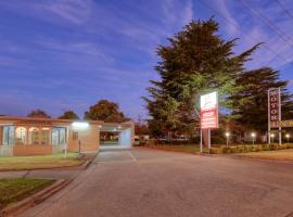 Hamilton Hume Motor Inn, motel in Yass