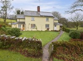 2 Lower Spire, Ferienhaus in Dulverton