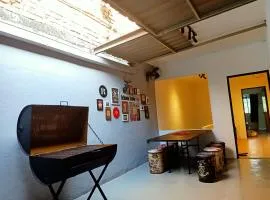 Cozy Homestay with Karaoke System & Pool Table