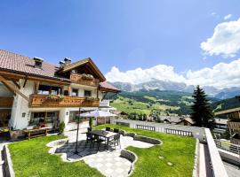 Ciasa Montanara, hotel v La Villi