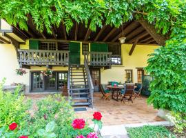 Surfinia - piscine partagée - proche Europa Park, hotel din Hessenheim