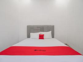 RedDoorz near Tugu Coklat Pesawaran Lampung, hotel i Hajimana