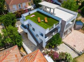 Villa Helena Rovanjska – hotel ze spa w mieście Starigrad-Paklenica