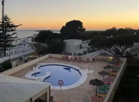 Apartamentos Inma Mayor en primera línea de playa, con Parking y Piscina