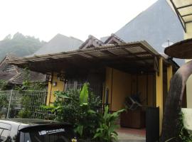 VILLA HZ, cabaña o casa de campo en Sindanglaya