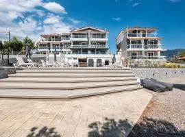 Trizonia Bay Hotel