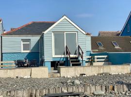 Borth family house on the beach sleeps 7, vikendica u gradu 'Borth'