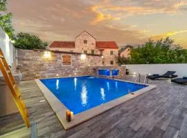 Luxury house David with heated pool, jacuzzi and sauna