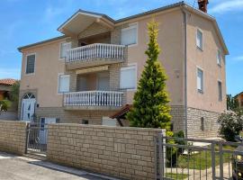 Apartments Ban, апартаменти у місті Galižana
