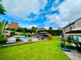 Juste à Côté, Maison de caractère avec piscine, cabaña o casa de campo en Wanze