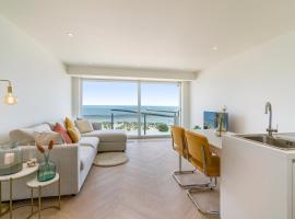 Moderne studio met fantastisch frontaal zeezicht