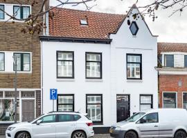 Unieke stadswoning met jacuzzi en sauna max 8 pers, hotel v destinaci Goes