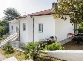 N235 - Numana, ampio appartamento con terrazzo vista mare