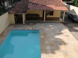 Casa muito espaçosa privativa com Piscina, Churrasqueira e área gourmet