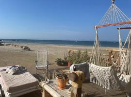 Casa Náutica Beach Guesthouse for Kiters & Surfers, hotel in Los Órganos