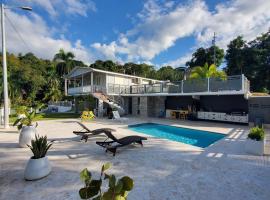 Palm's Bohemian House with Private Pool, cabaña o casa de campo en Aguada