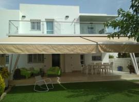 Precioso chalet de diseño a pie de playa nuevo.