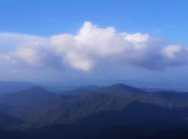5-6 PAX Family Room Skyview Golden Hills, Genting Highlands, hotel v destinaci Genting Highlands