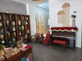 5 Elements Hotel, hostel in Quy Nhon