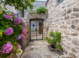 Unique Cavtat Center Apartment