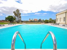 Viesu nams Dimora Savarino Marzamemi Suites with pool pilsētā Marcamemi