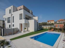 Villa Magna luxury apartments, hotell i Murter