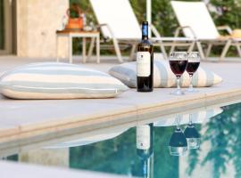 My Mediterranean Corfu Luxury Villa with Private Swimming Pool, hotel in Kontokali