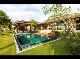 Dasiri Lakefront Villa Premium, semesterhus i Hua Hin