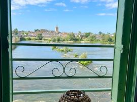 Gite LA VUE LOIRE Appartement, hótel í Saint-Denis-de lʼHôtel