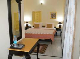 Shining Fort, hotel Jaisalmer repülőtér - JSA környékén Dzsaiszalmerben