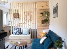 Cozy Woodland Oasis - Superbe appartement rénové, calme et lumineux - BEC, rental liburan di Bons-en-Chablais