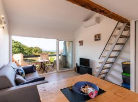Ambroggio - Grand studio avec mezzanine - Vue Mer, hotel v destinaci Lumio