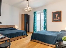 Aurora Rooms