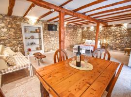 The Stone suite, holiday home in Moraitika