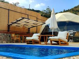 Kabak Freedom Deluxe Hotel, hotel with parking in Faralya