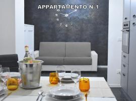 Red & Blu Apartments, villa i Desenzano del Garda