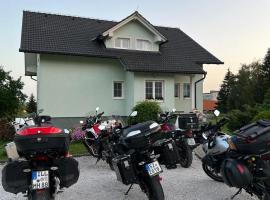 Apartman M. Rados, parkolóval rendelkező hotel Kupresben