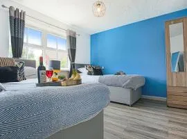 Delightful 2 BED APARTMENT for BICESTER OUTLET SHOPPING by Platinum Key Properties