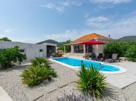 Awesome Home In Vela Luka With Jacuzzi, Wifi And Outdoor Swimming Pool